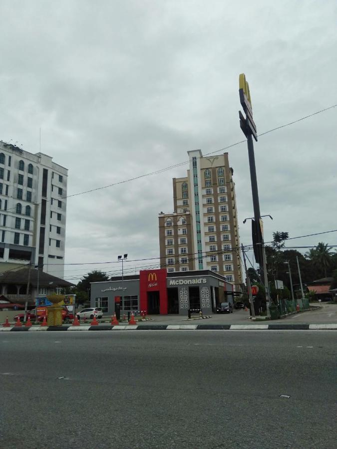 Risqi Apartment 2 Bedroom Wakaf Che Yeh Kota Bharu Buitenkant foto