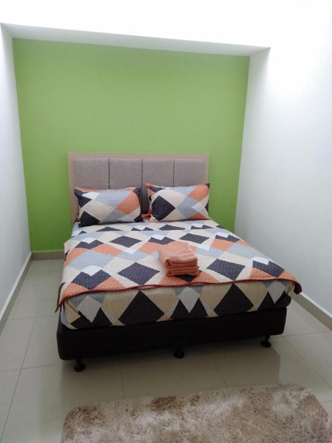Risqi Apartment 2 Bedroom Wakaf Che Yeh Kota Bharu Buitenkant foto