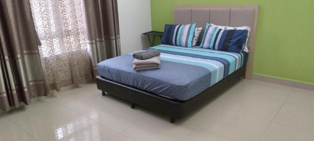 Risqi Apartment 2 Bedroom Wakaf Che Yeh Kota Bharu Buitenkant foto
